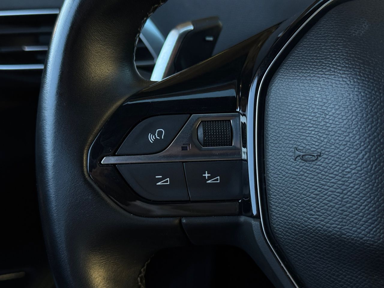 Peugeot 3008 Hybrid ALLURE PACK HYBRID 225 EAT8 - Foto 2