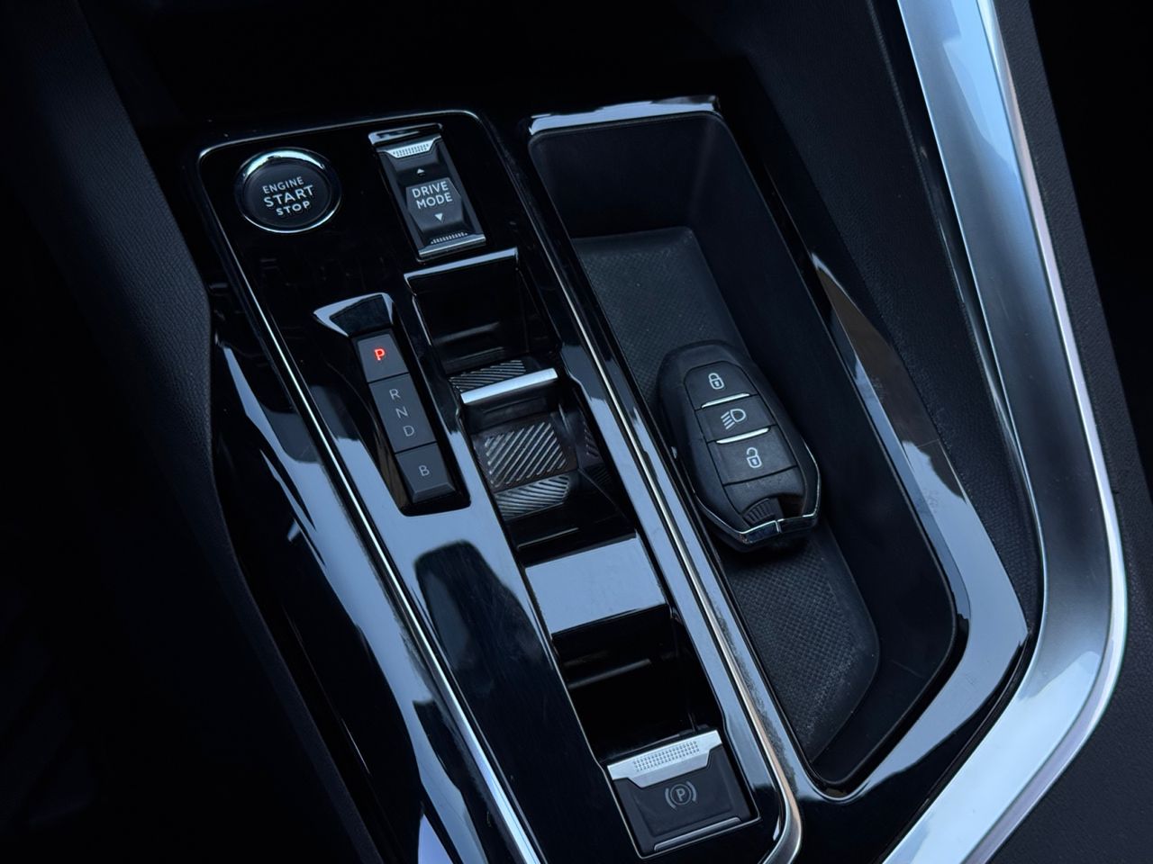 Peugeot 3008 Hybrid ALLURE PACK HYBRID 225 EAT8 - Foto 2