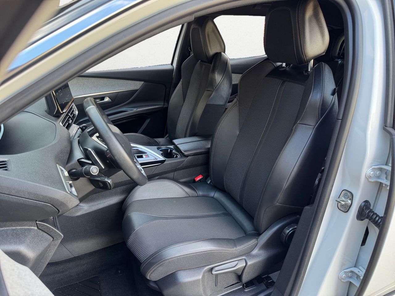 Peugeot 3008 GT BLUE HDI 130 CV EAT8 - Foto 2