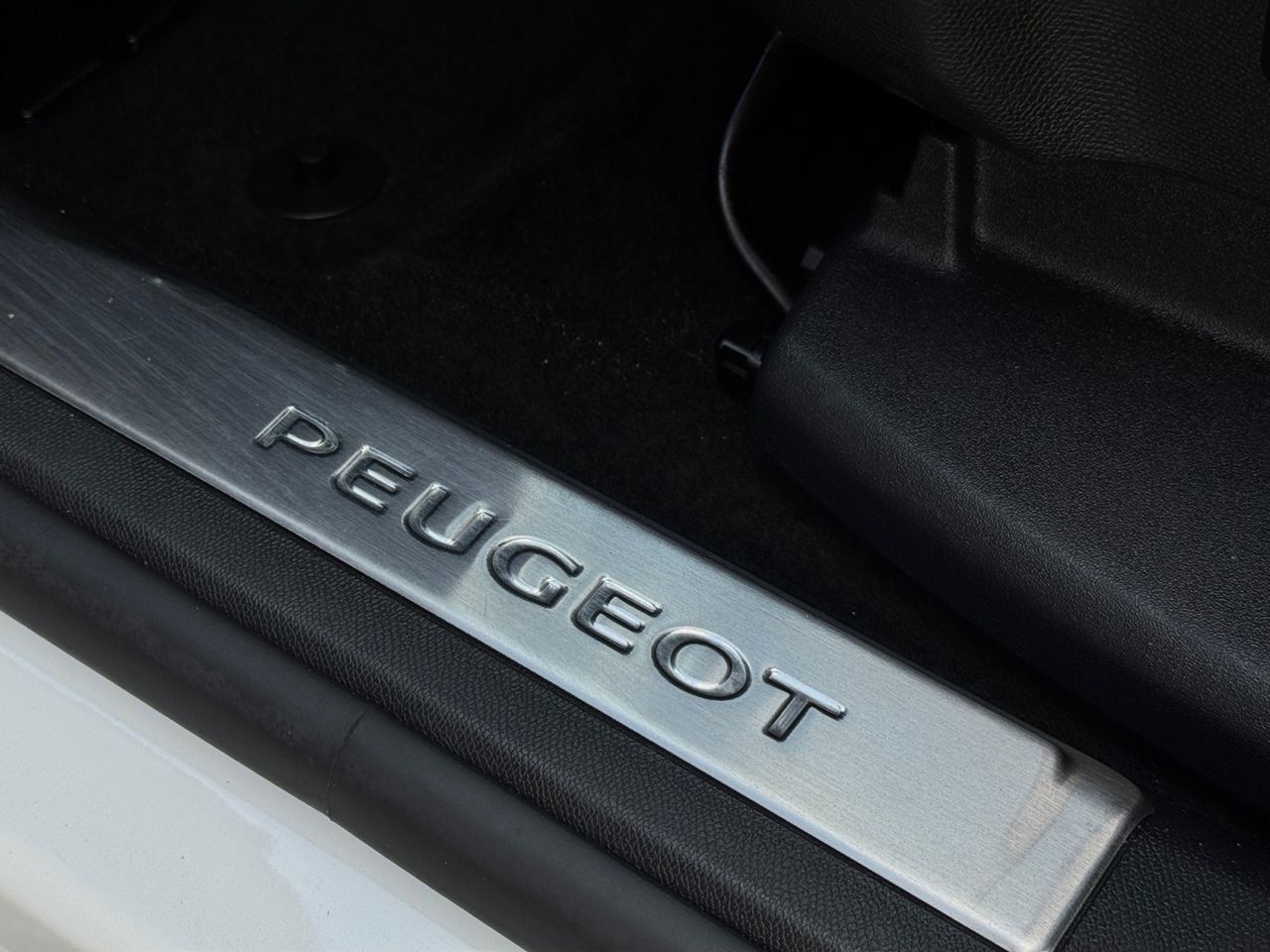 Peugeot 3008 GT BLUE HDI 130 CV EAT8 - Foto 2