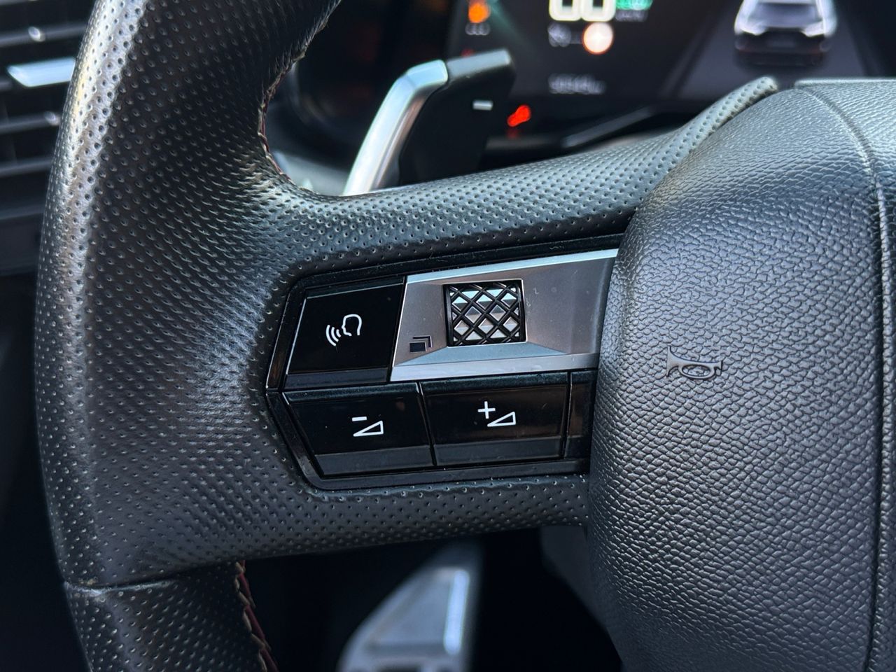 DS DS 7 Crossback E TENSE 300 4X4 PERFORMANCE LINE - Foto 2