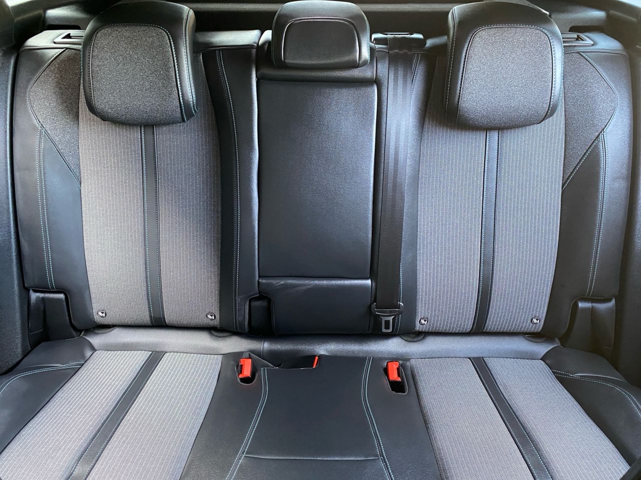 Peugeot 3008 Hybrid ALLURE PACK HYBRID 225 EAT8 - Foto 2