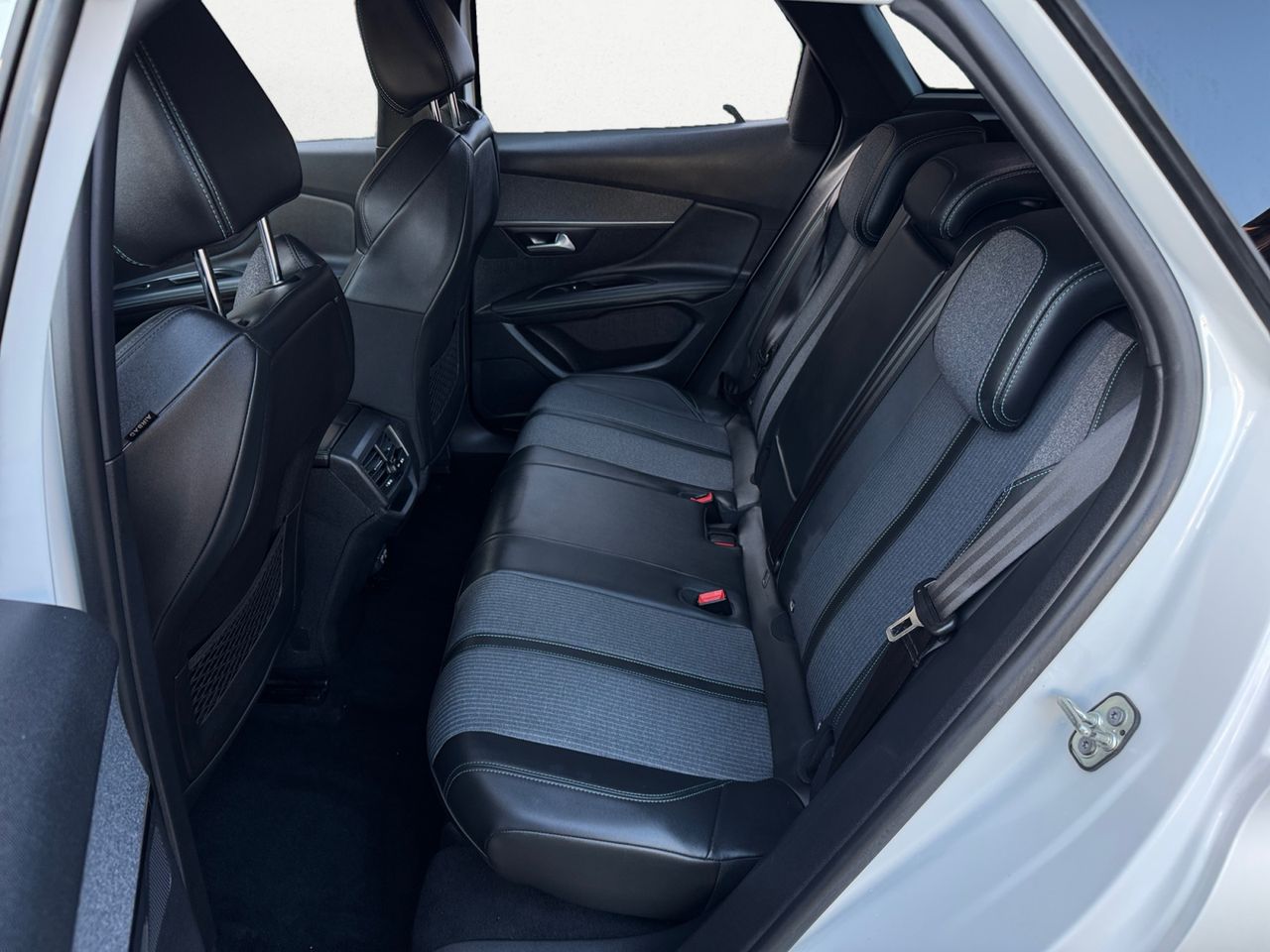 Peugeot 3008 ALLURE PACK PURE TECH 130 CV - Foto 2