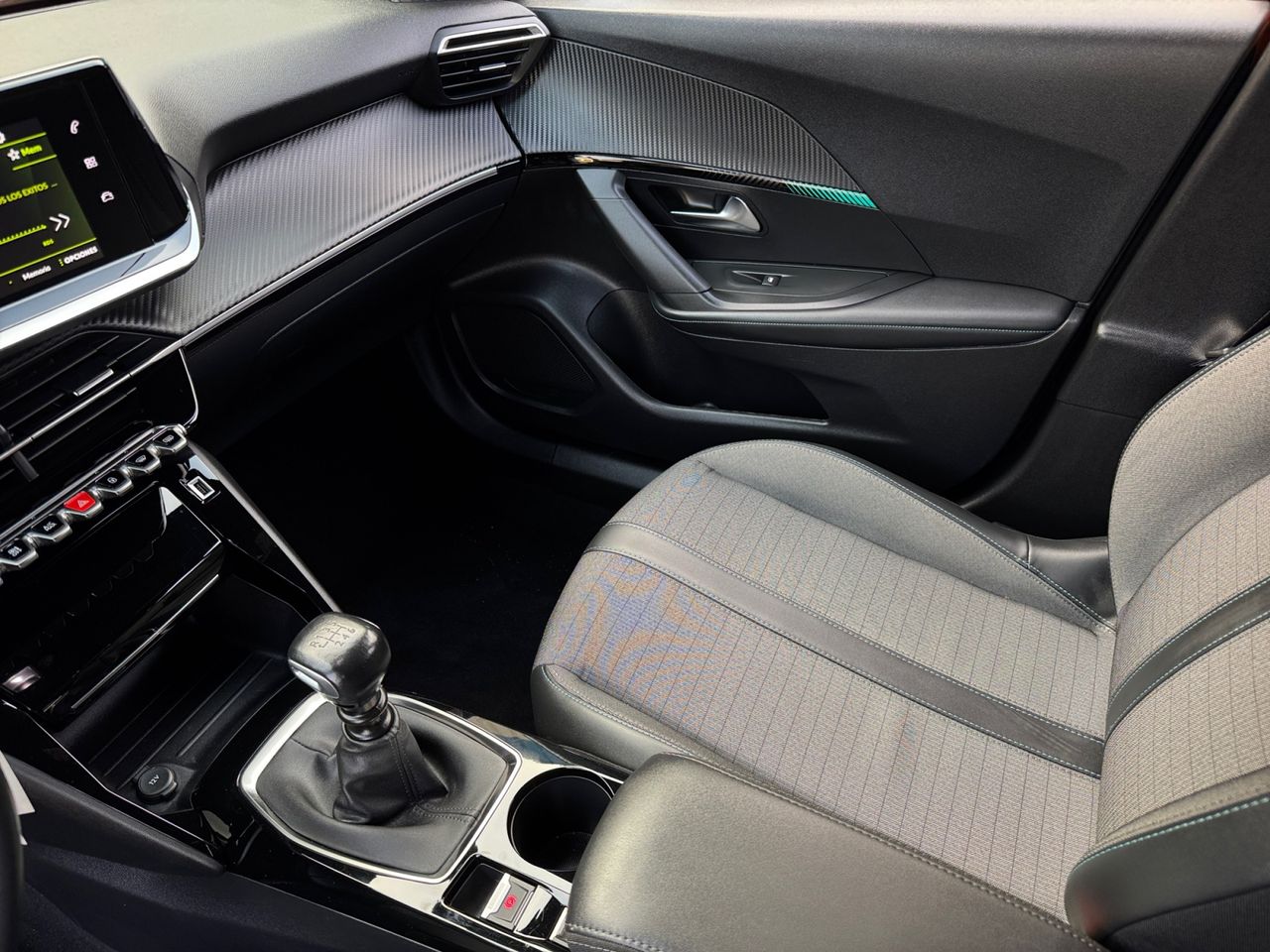 Peugeot 2008 ALLURE PACK PURE TECH 100 CV - Foto 2