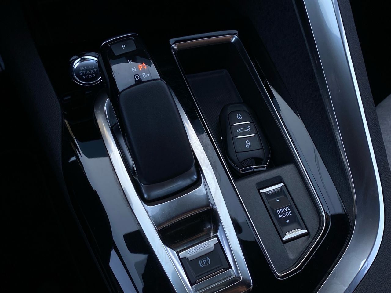 Peugeot 3008 Hybrid GT PACK HYBRID 225 EAT8 - Foto 2