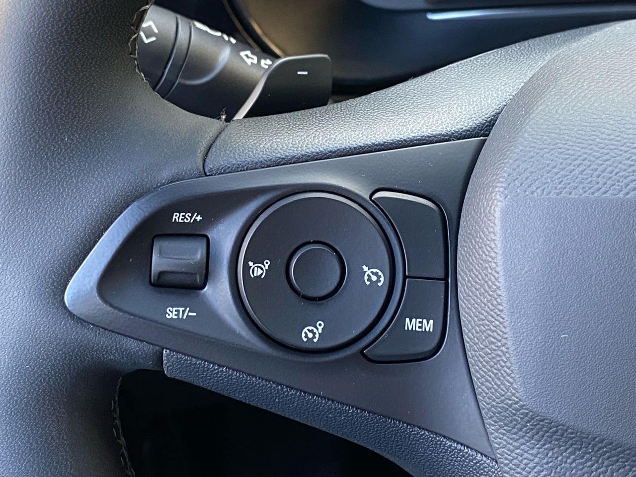Opel Corsa GS 1.2TXHL HYBRID eDCT6 S/S 110 CV - Foto 2