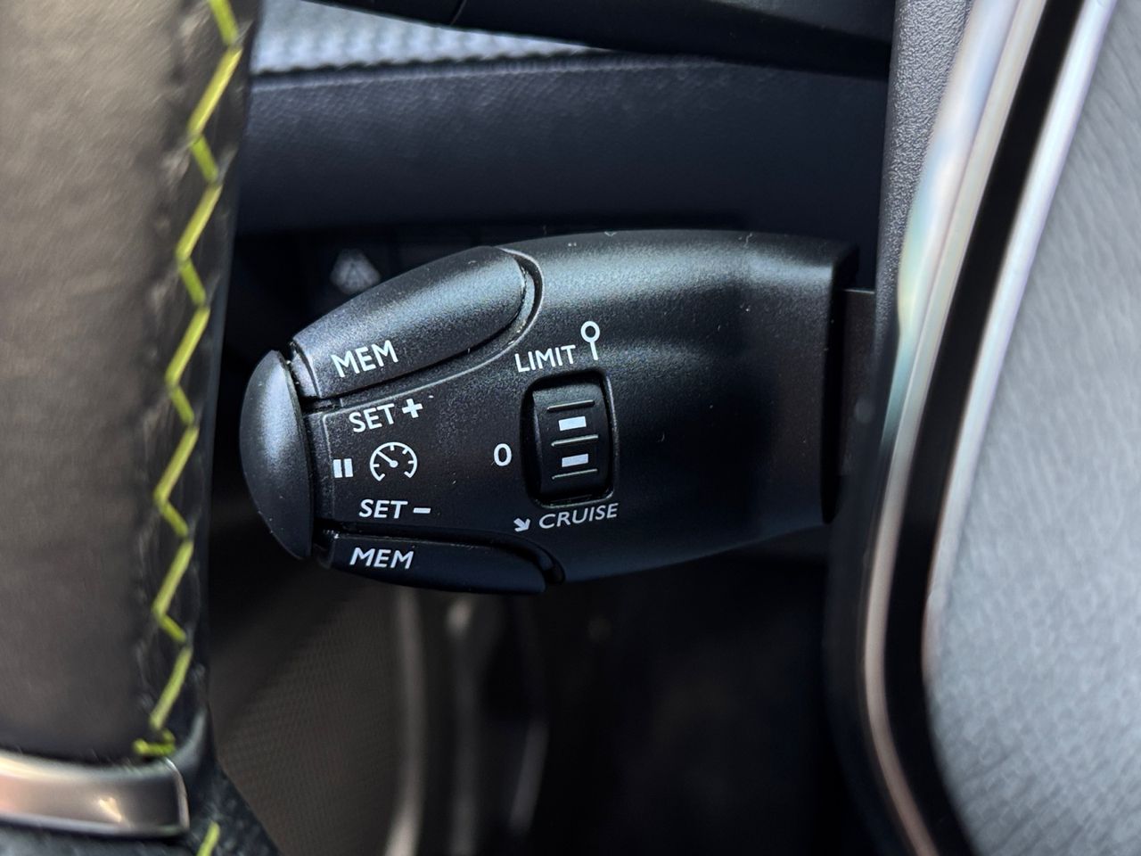 Peugeot 2008 GT PURE TECH 130 CV - Foto 2