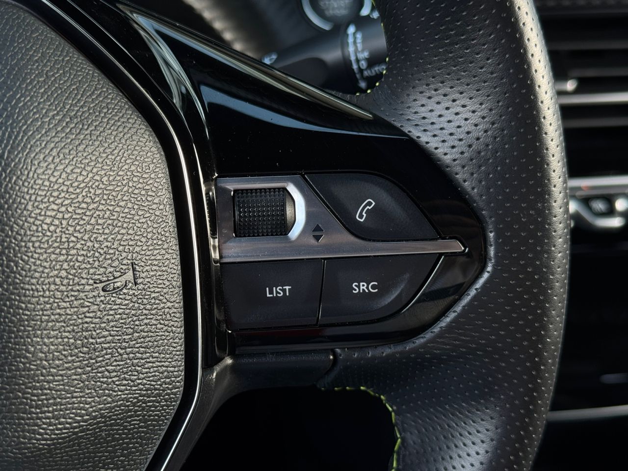 Peugeot 2008 GT PURE TECH 130 CV - Foto 2