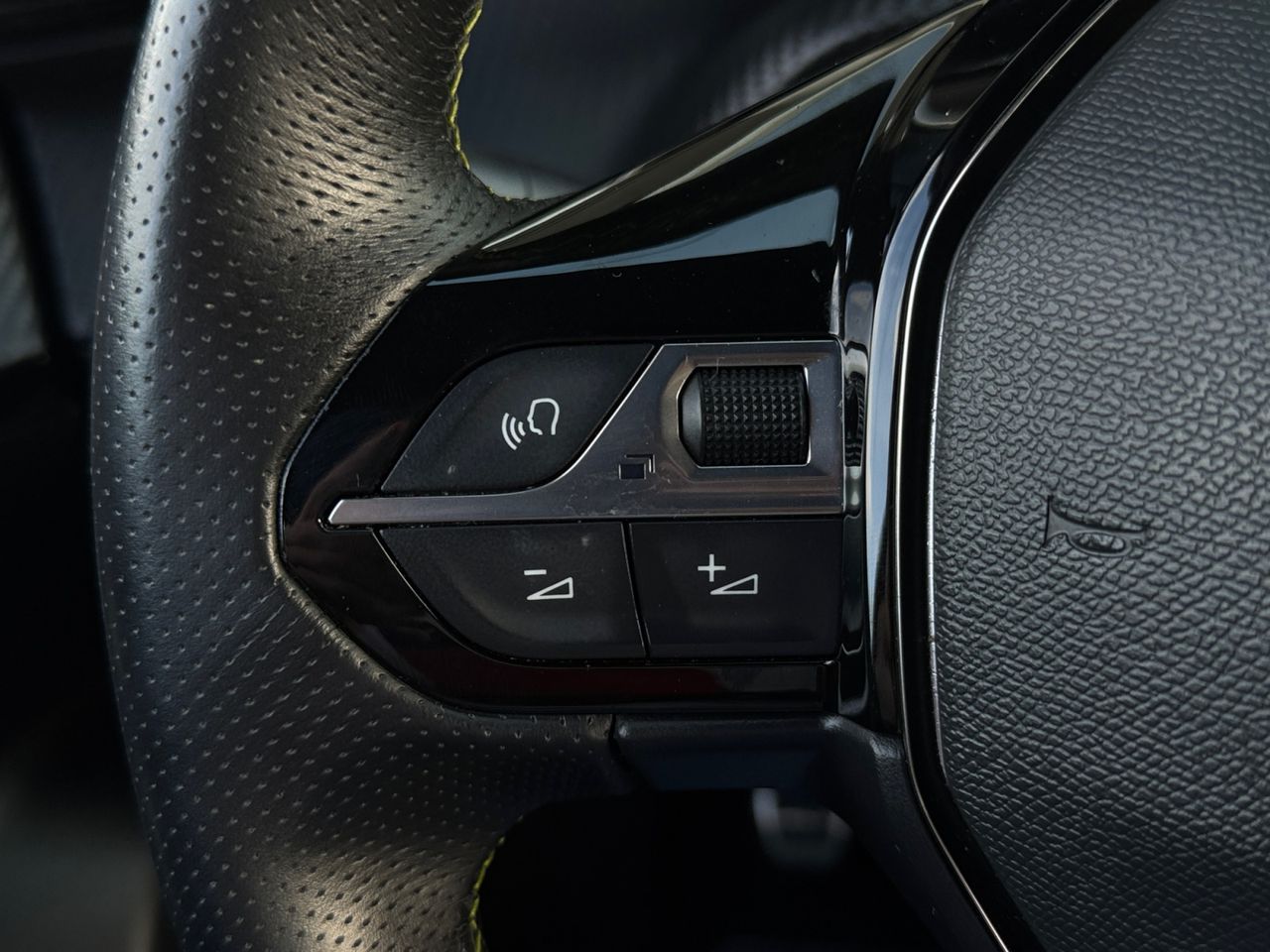 Peugeot 2008 GT PURE TECH 130 CV - Foto 2