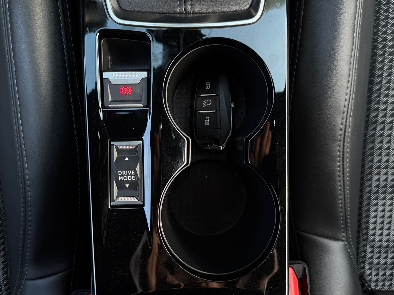 Peugeot 2008 GT PURE TECH 130 CV - Foto 2