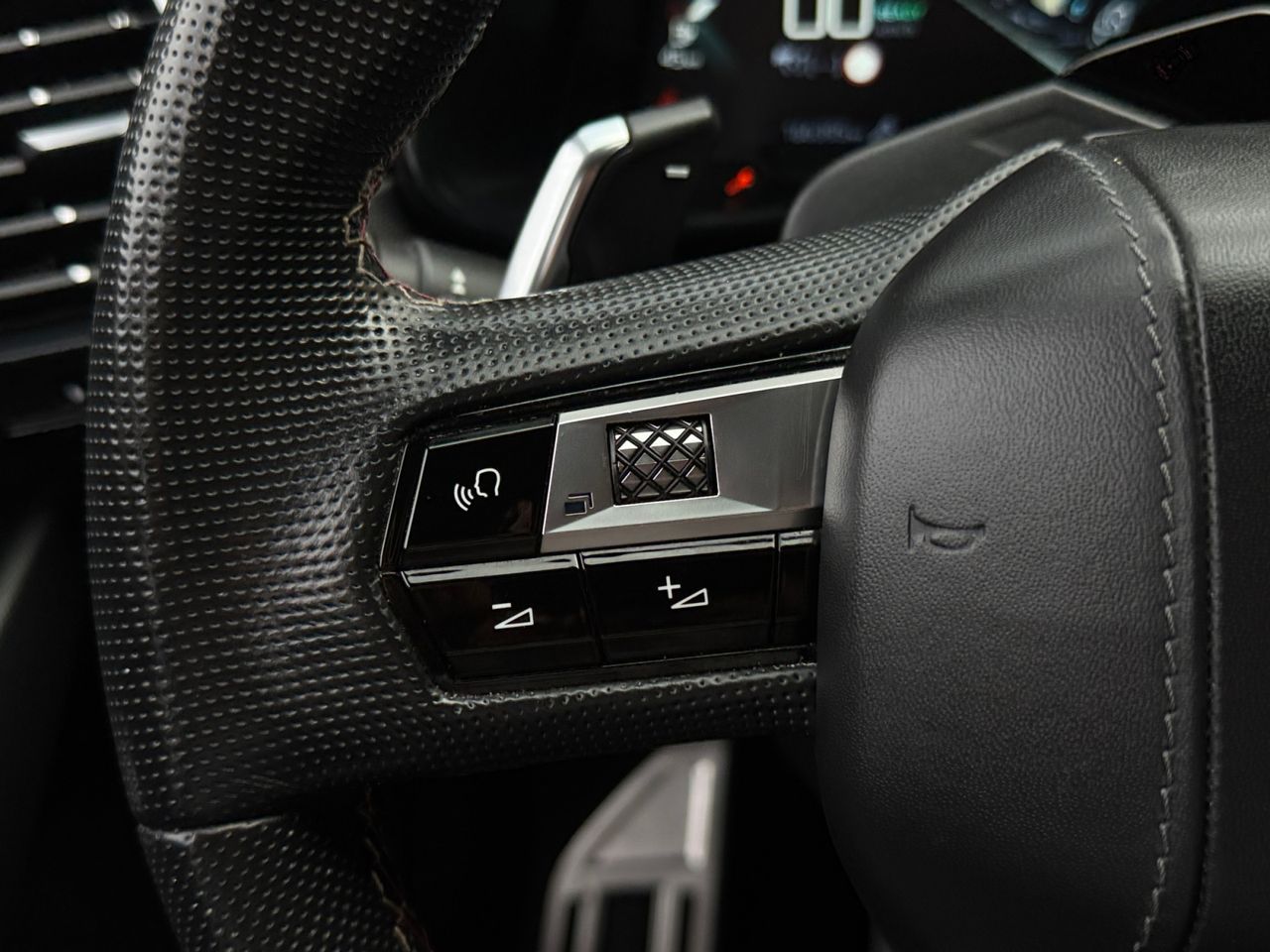 DS DS 7 Crossback E TENSE 300 4X4 PERFORMANCE LINE - Foto 2