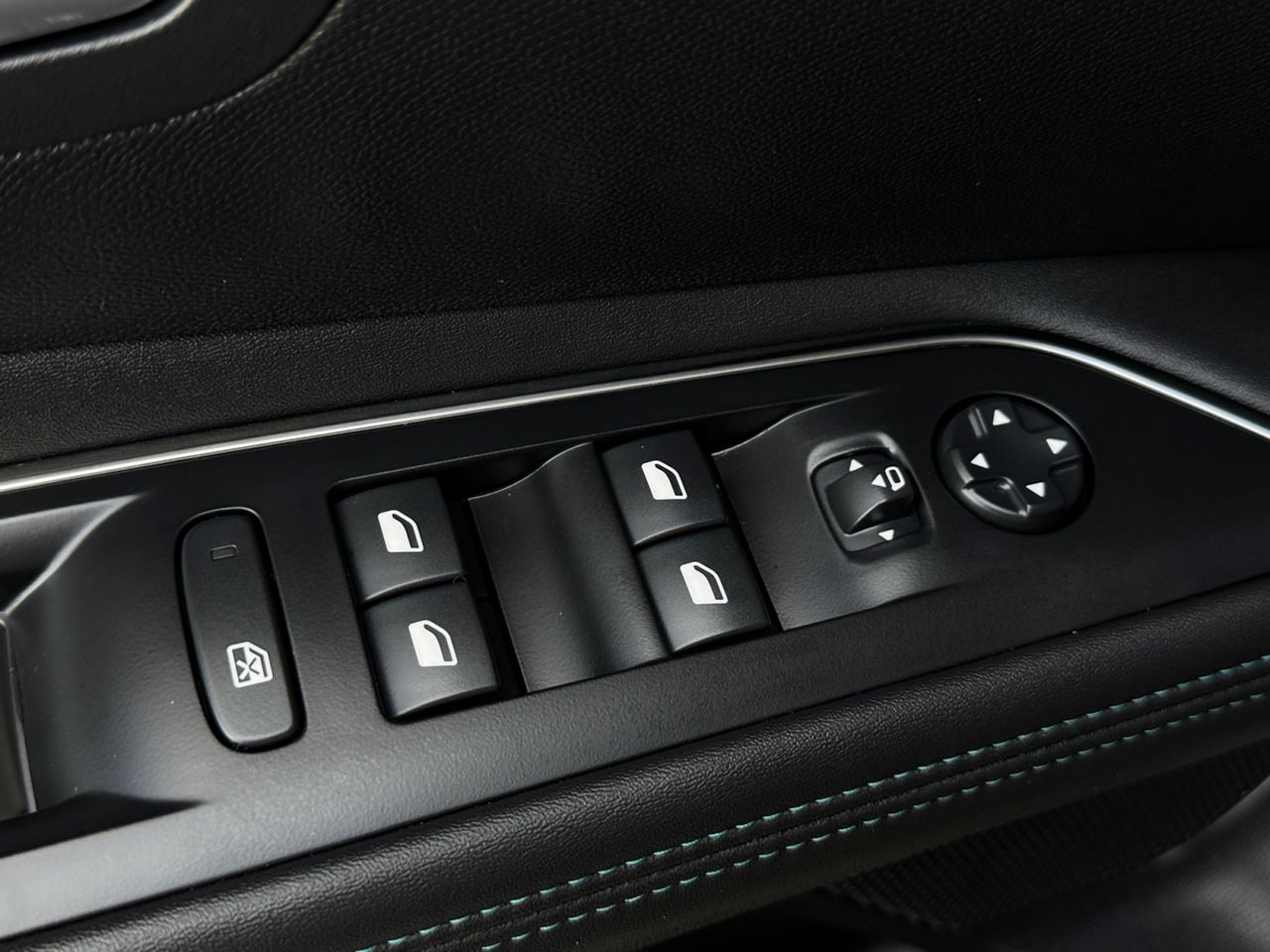 Peugeot 3008 Hybrid ALLURE PACK HYBRID 225 EAT8 - Foto 2
