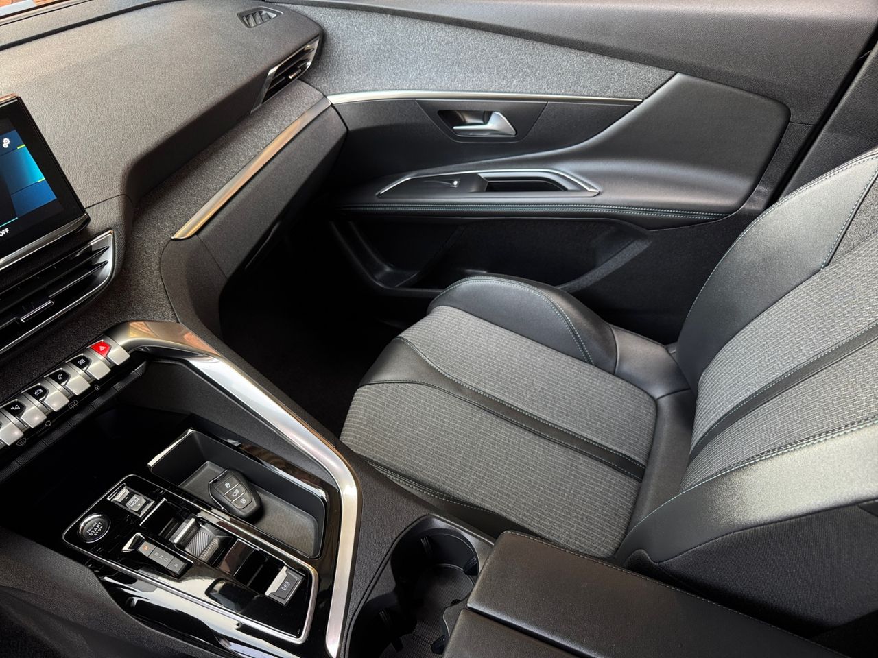 Peugeot 3008 Hybrid ALLURE PACK HYBRID 225 EAT8 - Foto 2