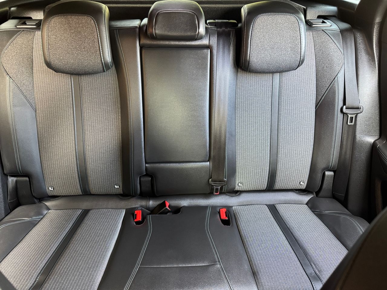 Peugeot 3008 Hybrid ALLURE PACK HYBRID 225 EAT8 - Foto 2