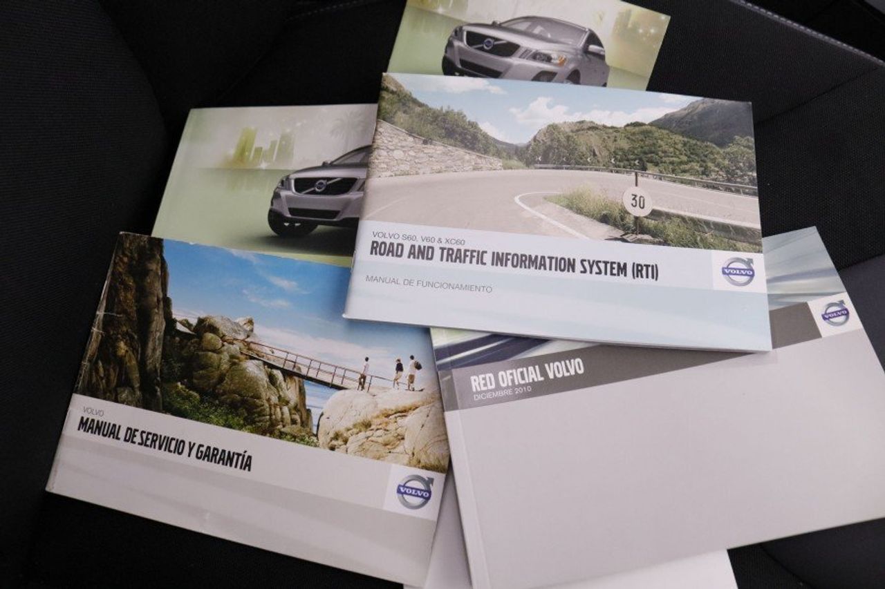 Volvo Xc60 2.5 Momentum Awd Auto 205cv - foto 21