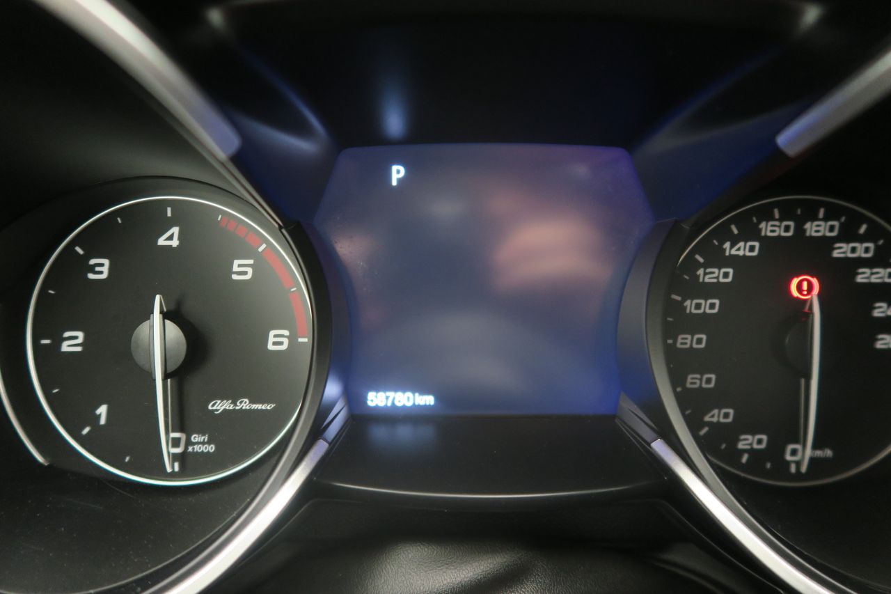 Alfa Romeo Stelvio VELOCE 2.2 D TURBO 210 CV AUTO 4WD 5P - foto 9