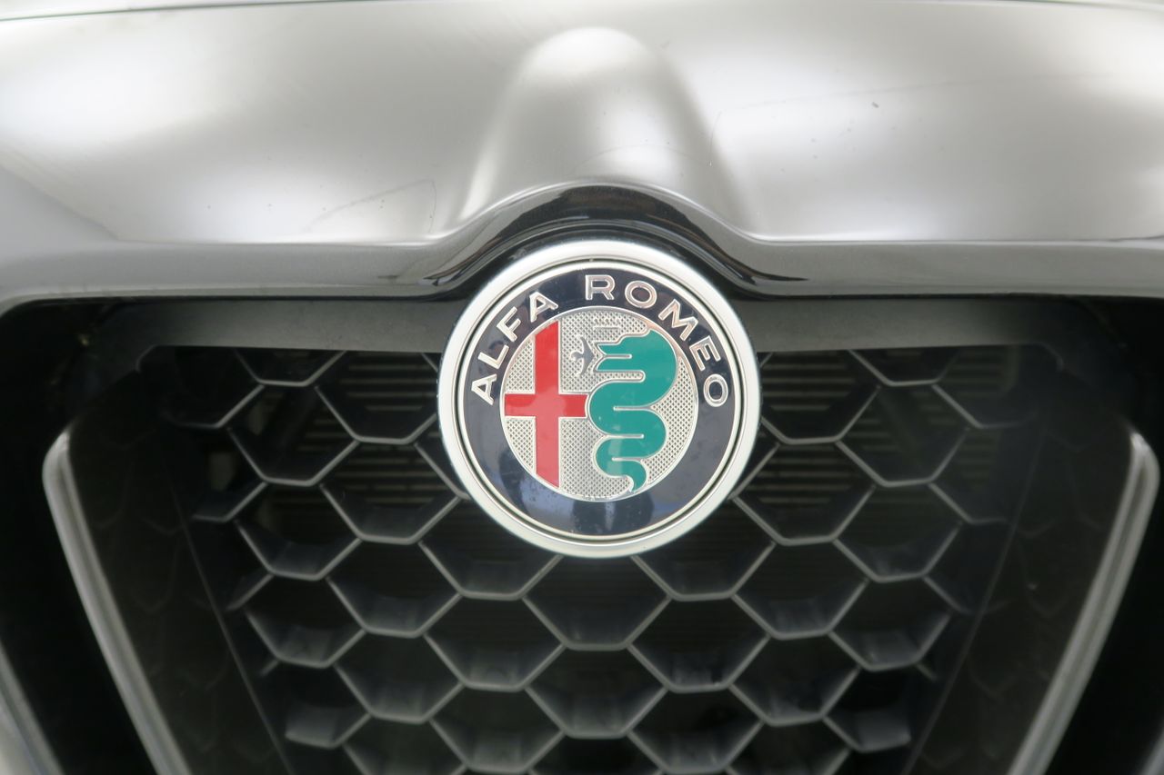 Alfa Romeo Stelvio VELOCE 2.2 D TURBO 210 CV AUTO 4WD 5P - foto 23