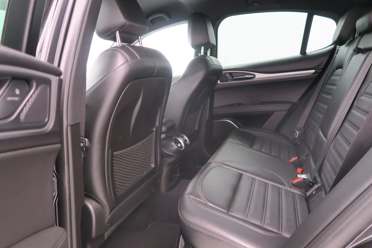 Alfa Romeo Stelvio VELOCE 2.2 D TURBO 210 CV AUTO 4WD 5P - foto 19