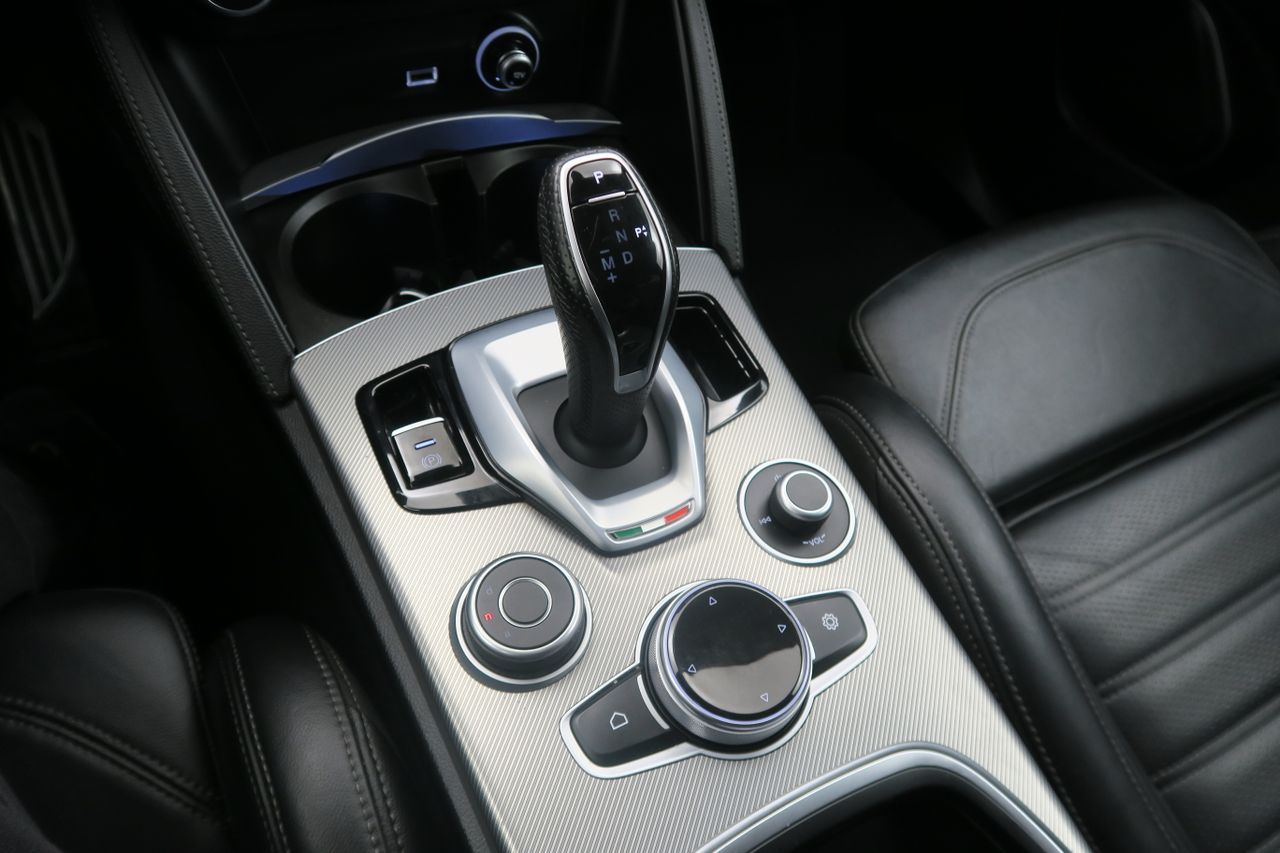 Alfa Romeo Stelvio VELOCE 2.2 D TURBO 210 CV AUTO 4WD 5P - foto 13