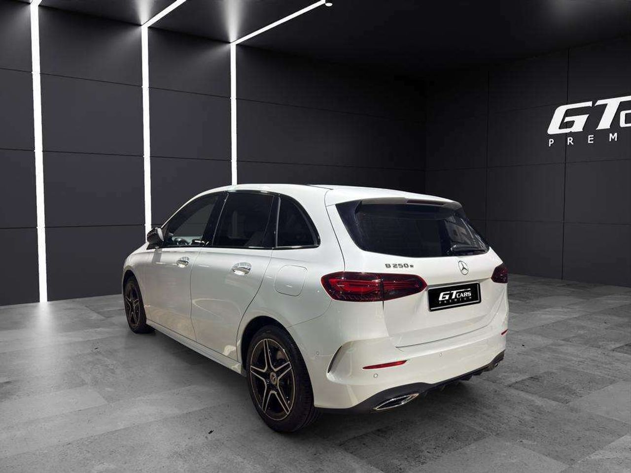 mercedes clase b 2024 / foto grande (3)