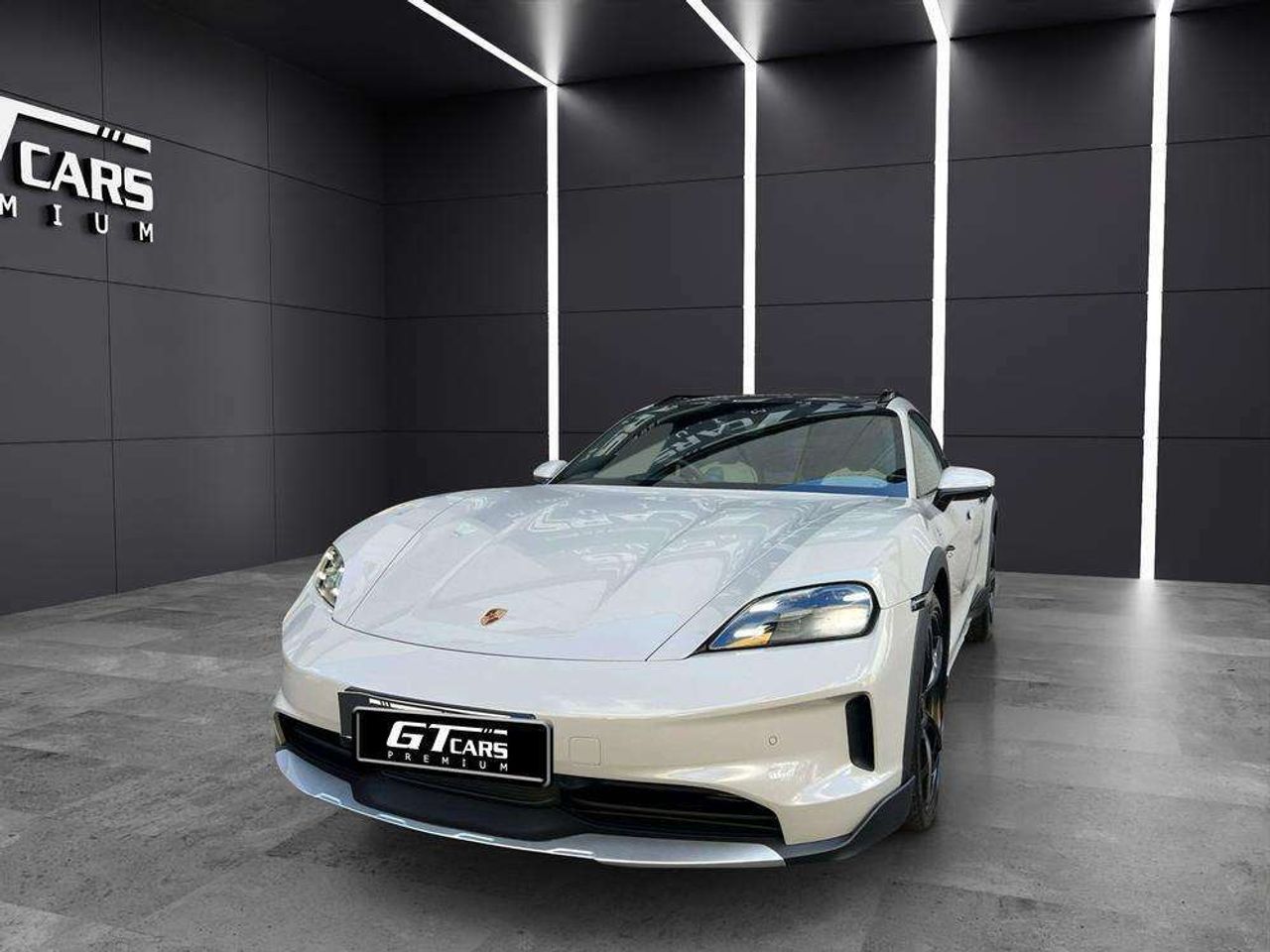 porsche taycan 2024 /