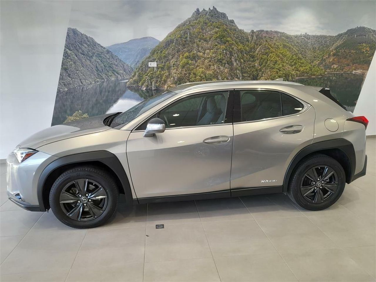 Lexus UX 2.0 250h Business - Foto 2