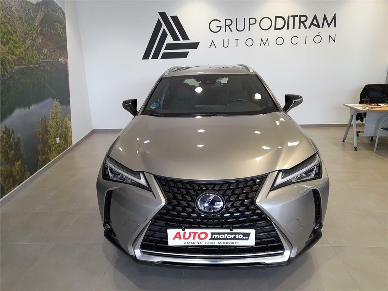 Lexus UX 2.0 250h Business - Foto 2