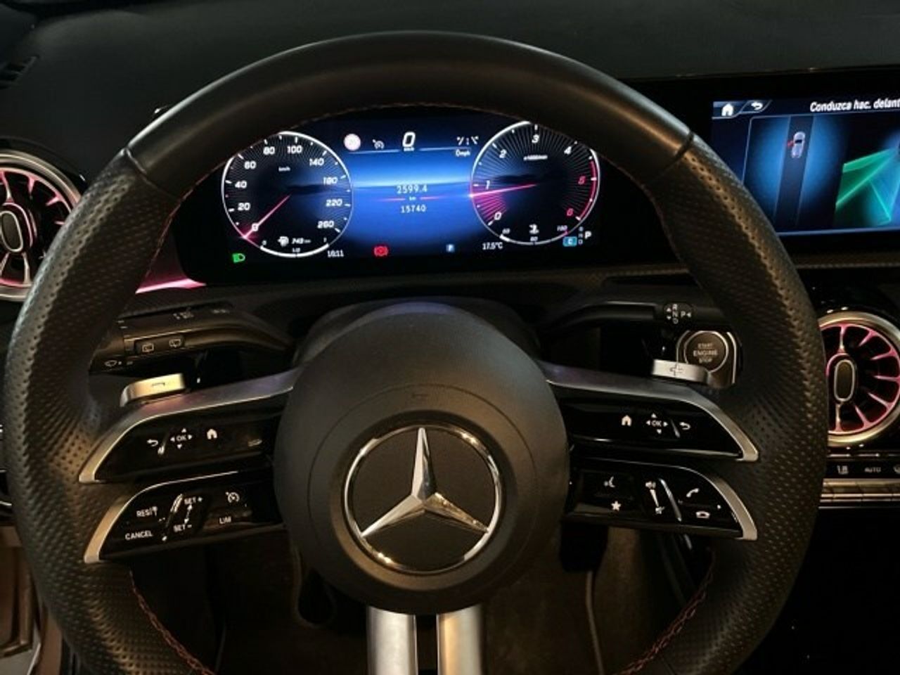 Mercedes Clase A 180 d AMG Line (EURO 6d) - Foto 2