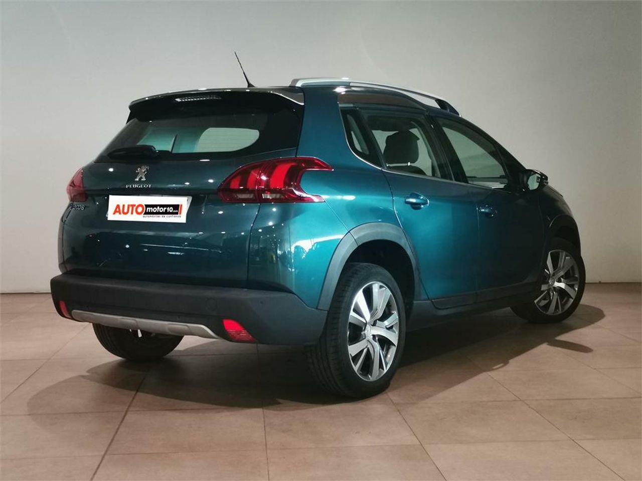 Peugeot 2008 Allure 1.2 PureTech 81KW (110CV) Auto - Foto 2