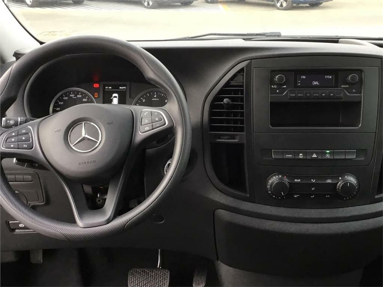 Mercedes Vito 116CDI AT 120kW Tourer Pro Larga - Foto 2