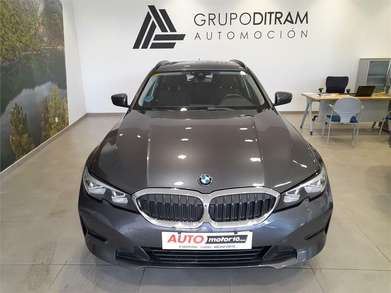 BMW Serie 3 318d Auto.Touring - Foto 2