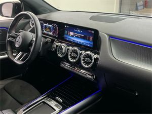 Mercedes GLA 200 d 4MATIC  - Foto 2