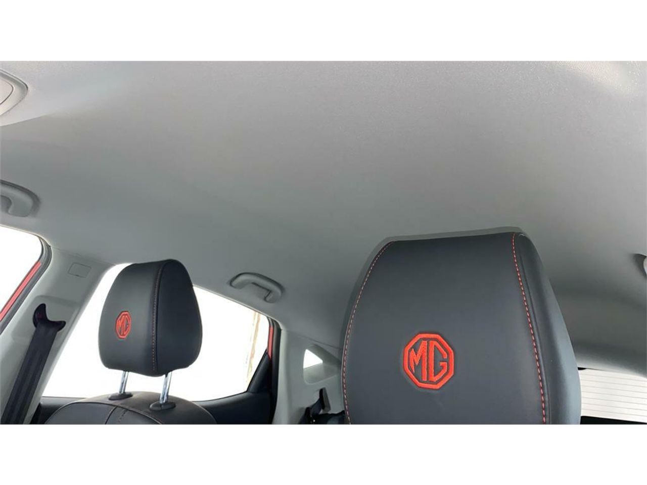 MG ZS 1.5 Luxury - Foto 2