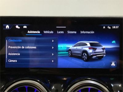 Mercedes GLA 250 e con tecnología híbrida EQ