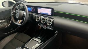 Mercedes Clase A 200 Berlina  - Foto 2