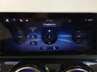 Mercedes CLA 200