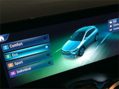 Mercedes GLA 180