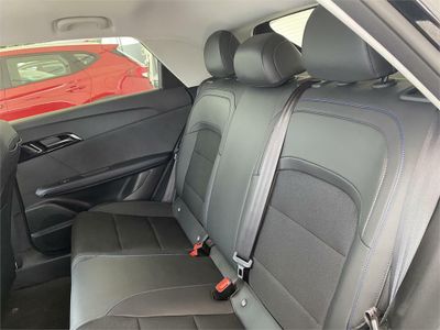 MG MG4 64kWh Luxury