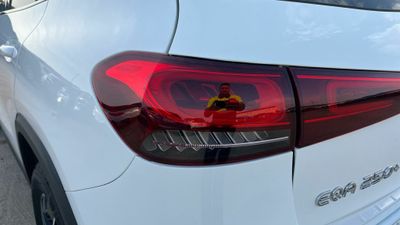 Mercedes EQA 250+