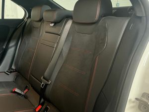 Mercedes Clase A 200 d Berlina  - Foto 2