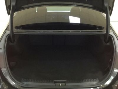 Mercedes Clase E 300 e con tecnología hibrida EQ