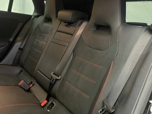 Mercedes CLA 220 d Shooting Brake  - Foto 2