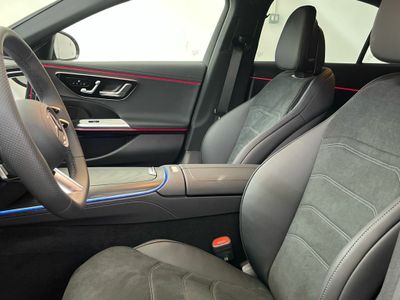 Mercedes Clase E 300 de berlina con tecnología híbrida EQ