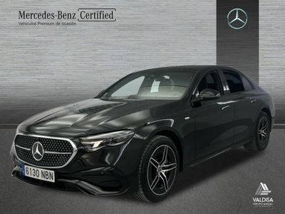 Mercedes Clase E 300 de berlina con tecnología híbrida EQ