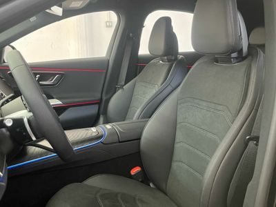 Mercedes Clase E 300 de berlina con tecnología híbrida EQ