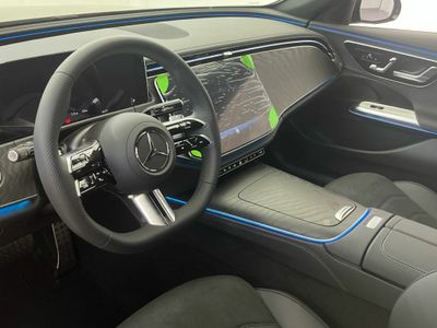 Mercedes Clase E 300 de berlina con tecnología híbrida EQ