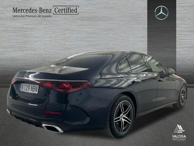 Mercedes Clase E 300 de berlina con tecnología híbrida EQ