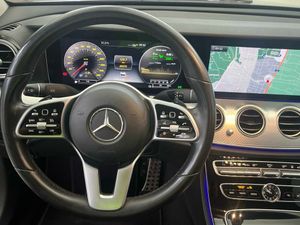 Mercedes Clase E 300 de AMG Line (EURO 6d-TEMP)  - Foto 2