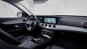 Mercedes Clase E 300 de AMG Line (EURO 6d-TEMP)  - Foto 2