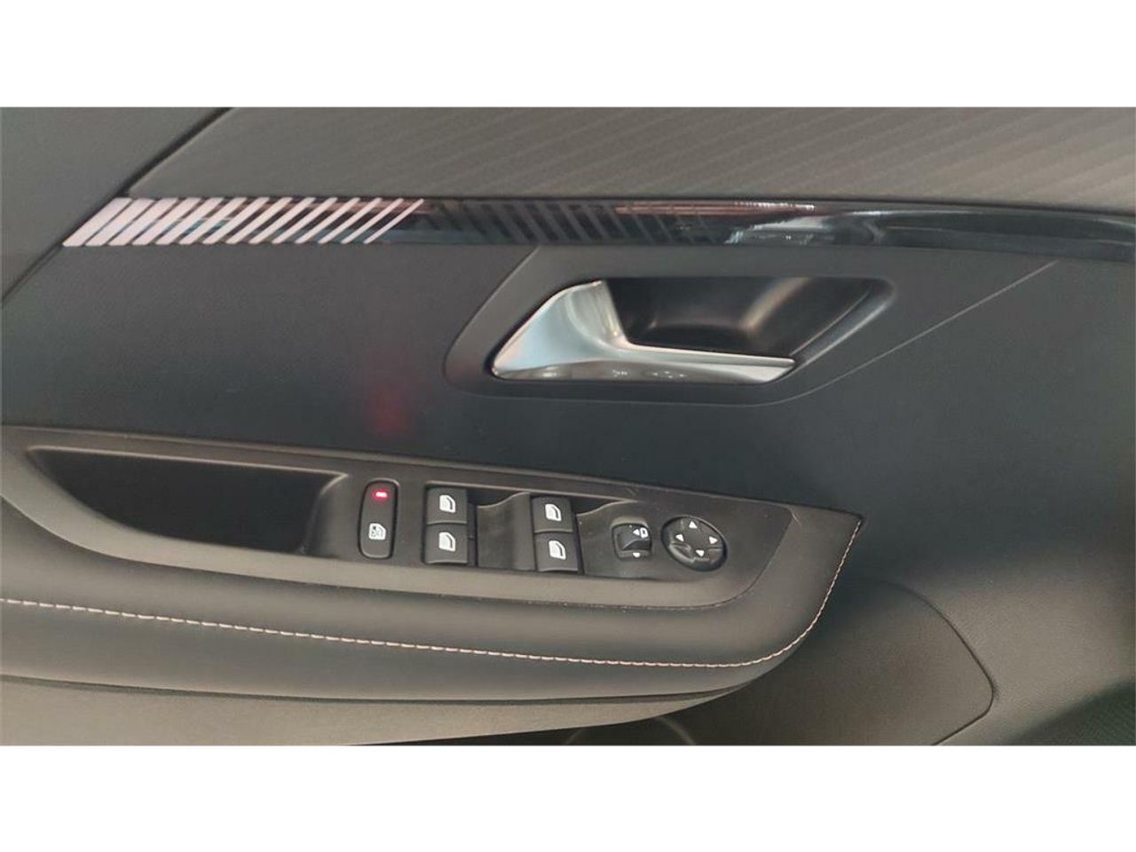 Peugeot 208 Allure HYBRID 100 eDCS6 - Foto 2